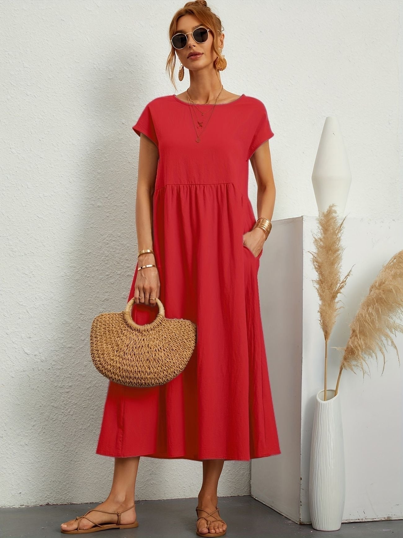 Women's short-sleeve dress with V-neckline