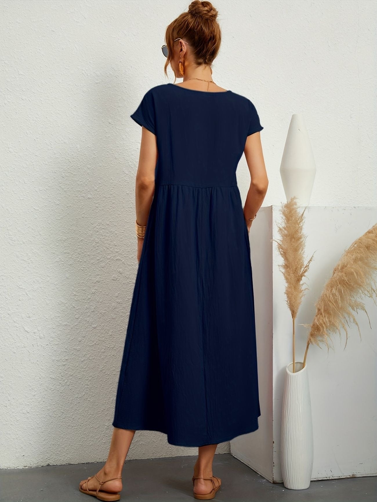 Women's short-sleeve dress with V-neckline