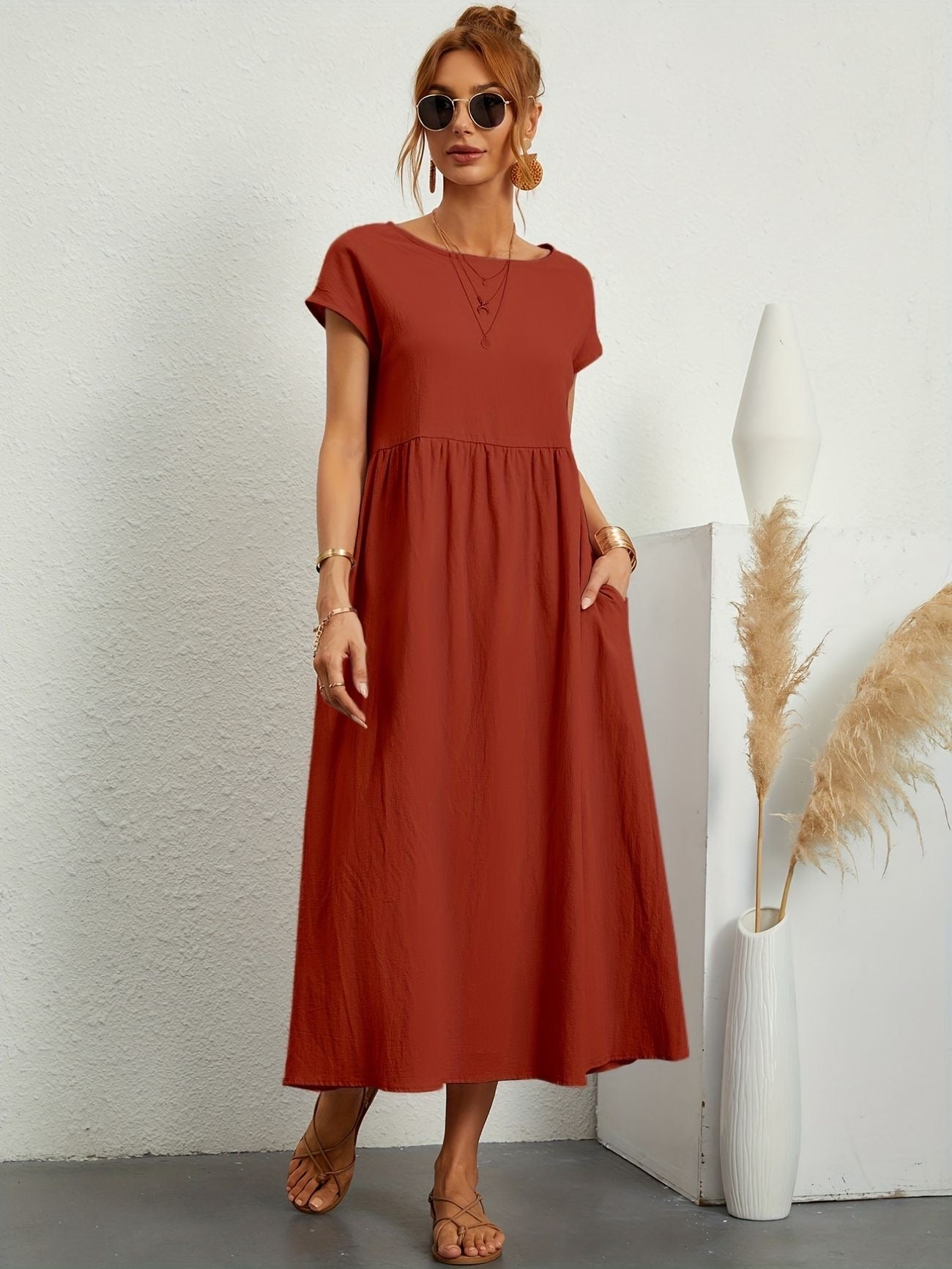 Women's short-sleeve dress with V-neckline