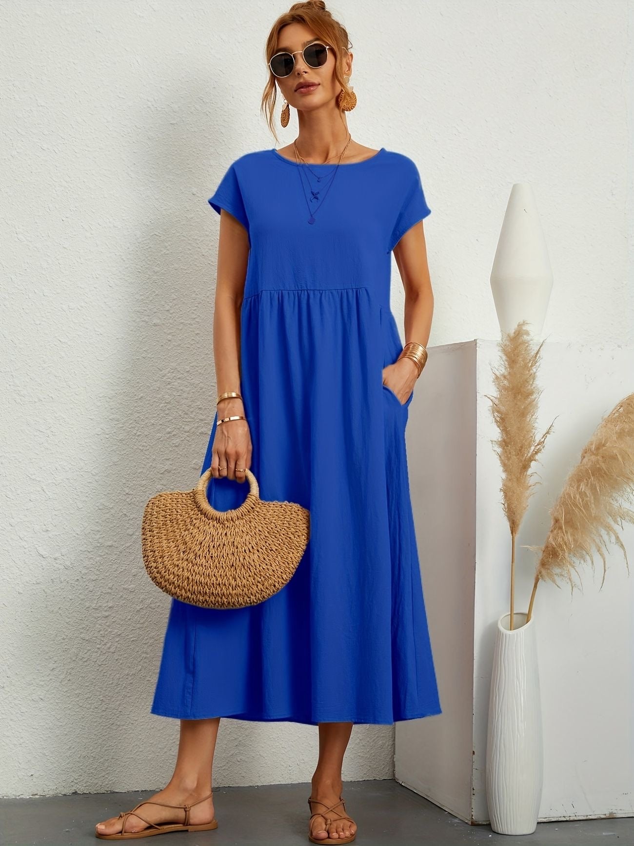 Women's short-sleeve dress with V-neckline
