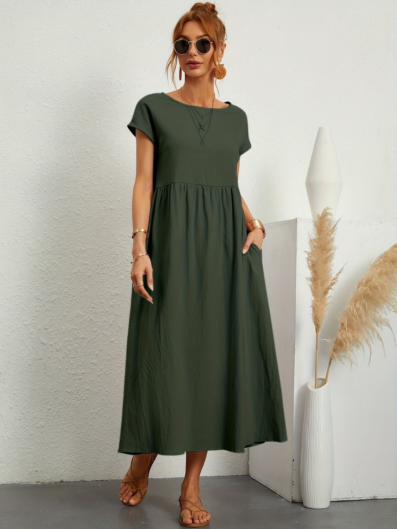 Women's short-sleeve dress with V-neckline