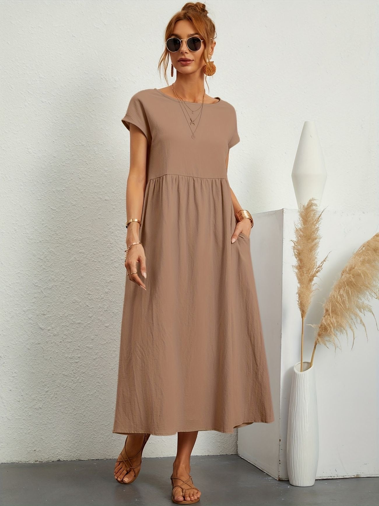 Women's short-sleeve dress with V-neckline