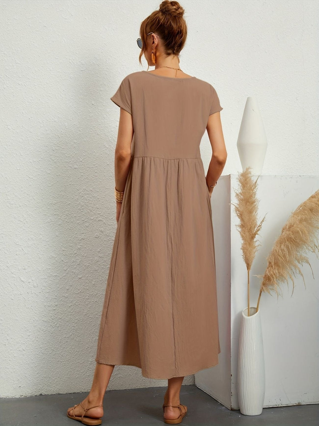 Women's short-sleeve dress with V-neckline