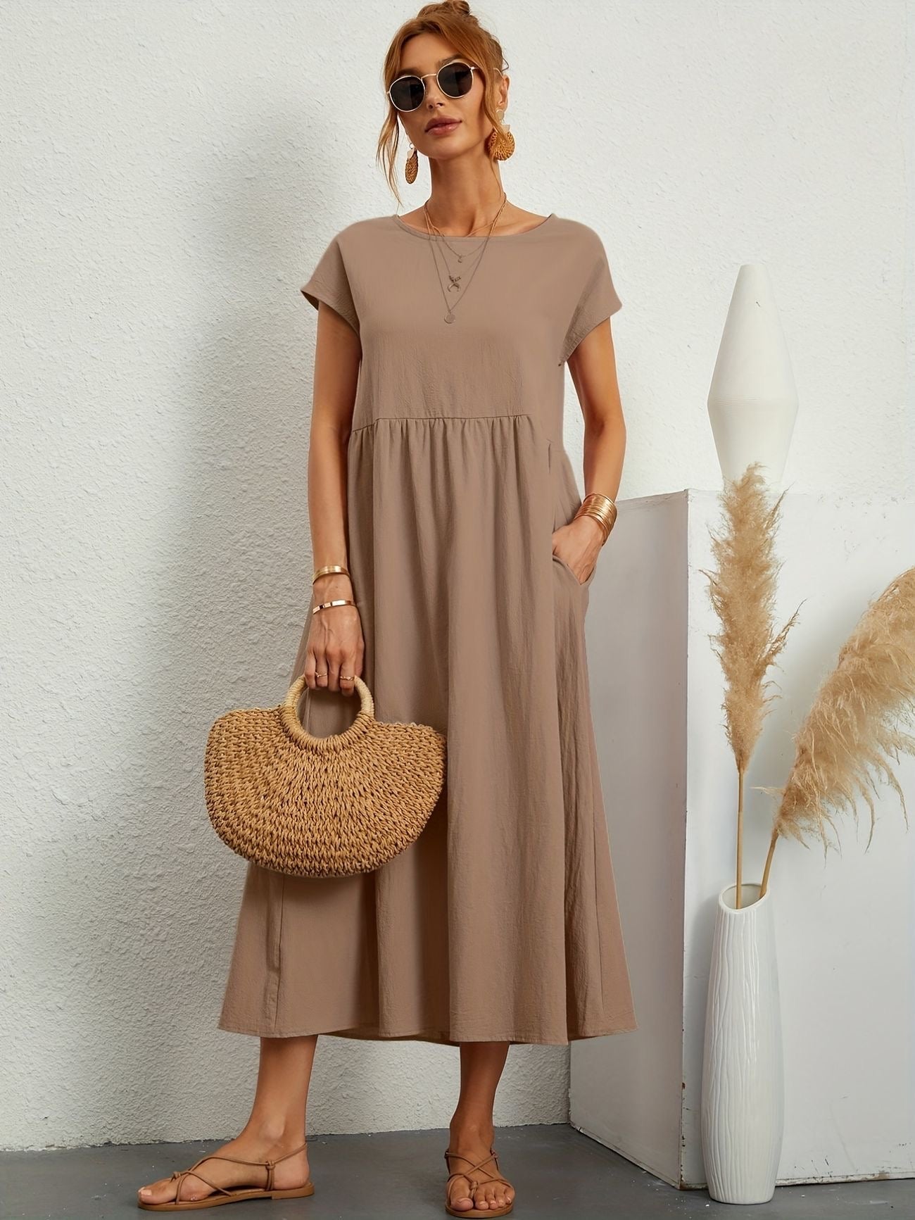 Women's short-sleeve dress with V-neckline