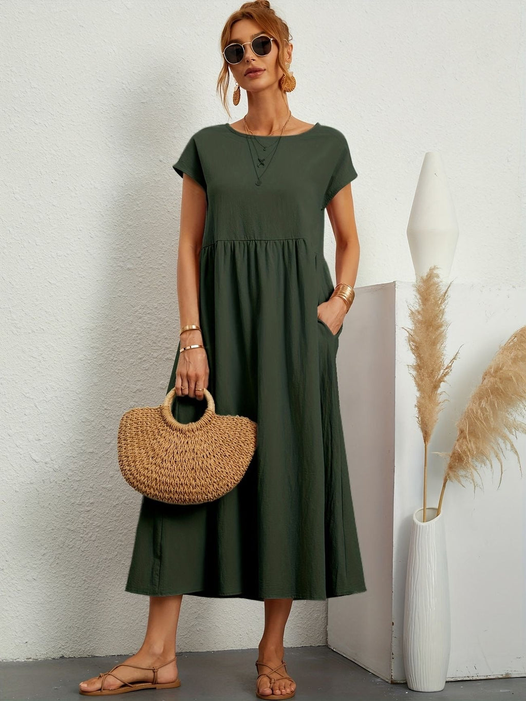 Women's short-sleeve dress with V-neckline