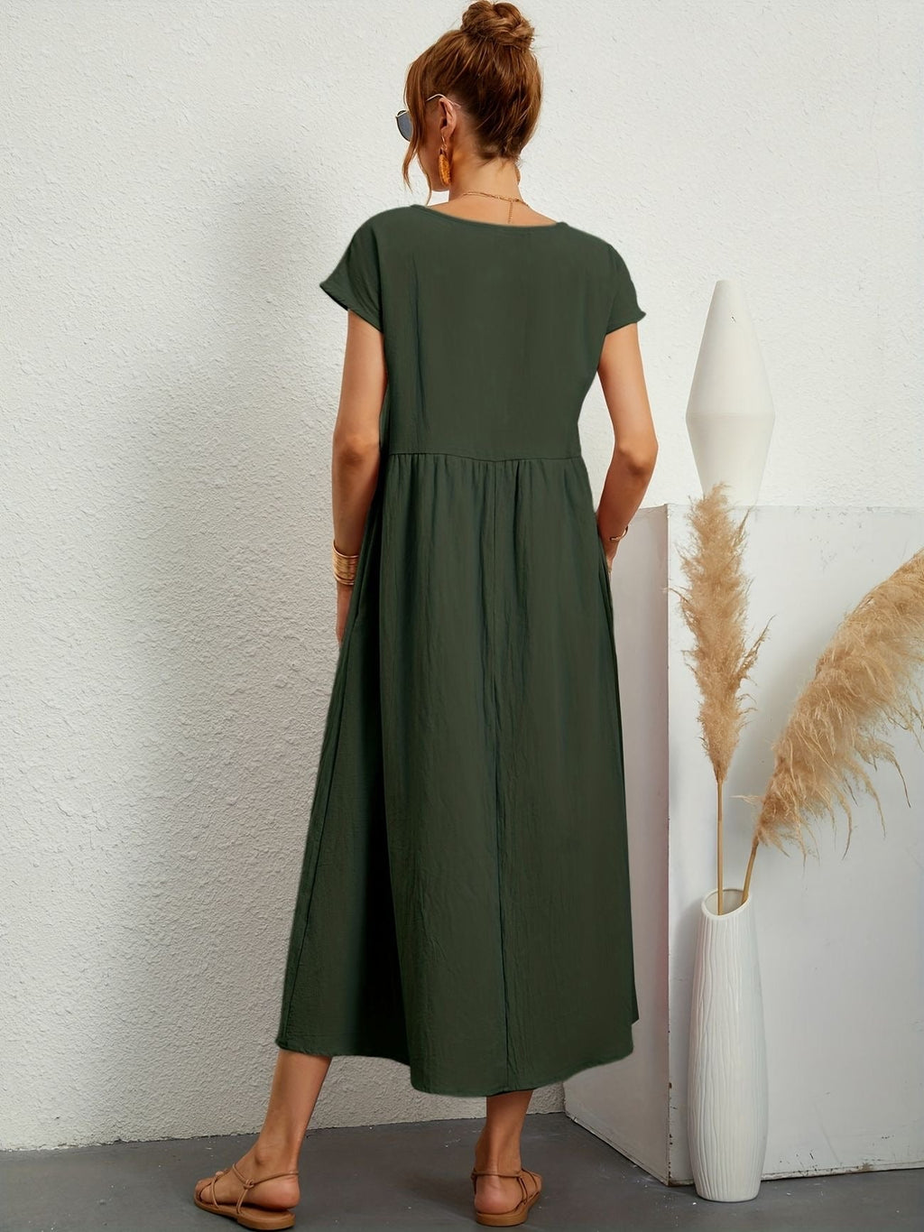 Women's short-sleeve dress with V-neckline