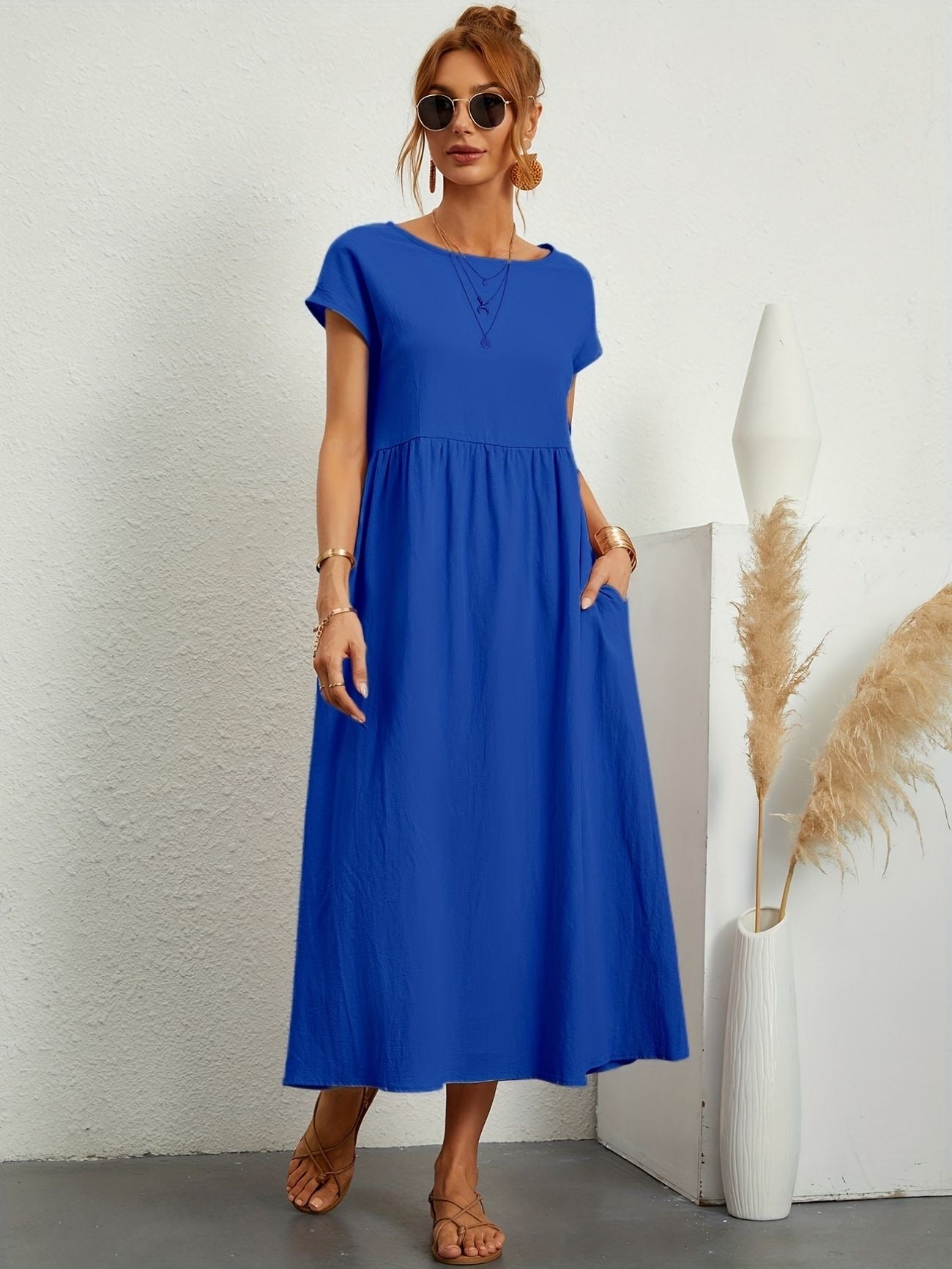 Women's short-sleeve dress with V-neckline