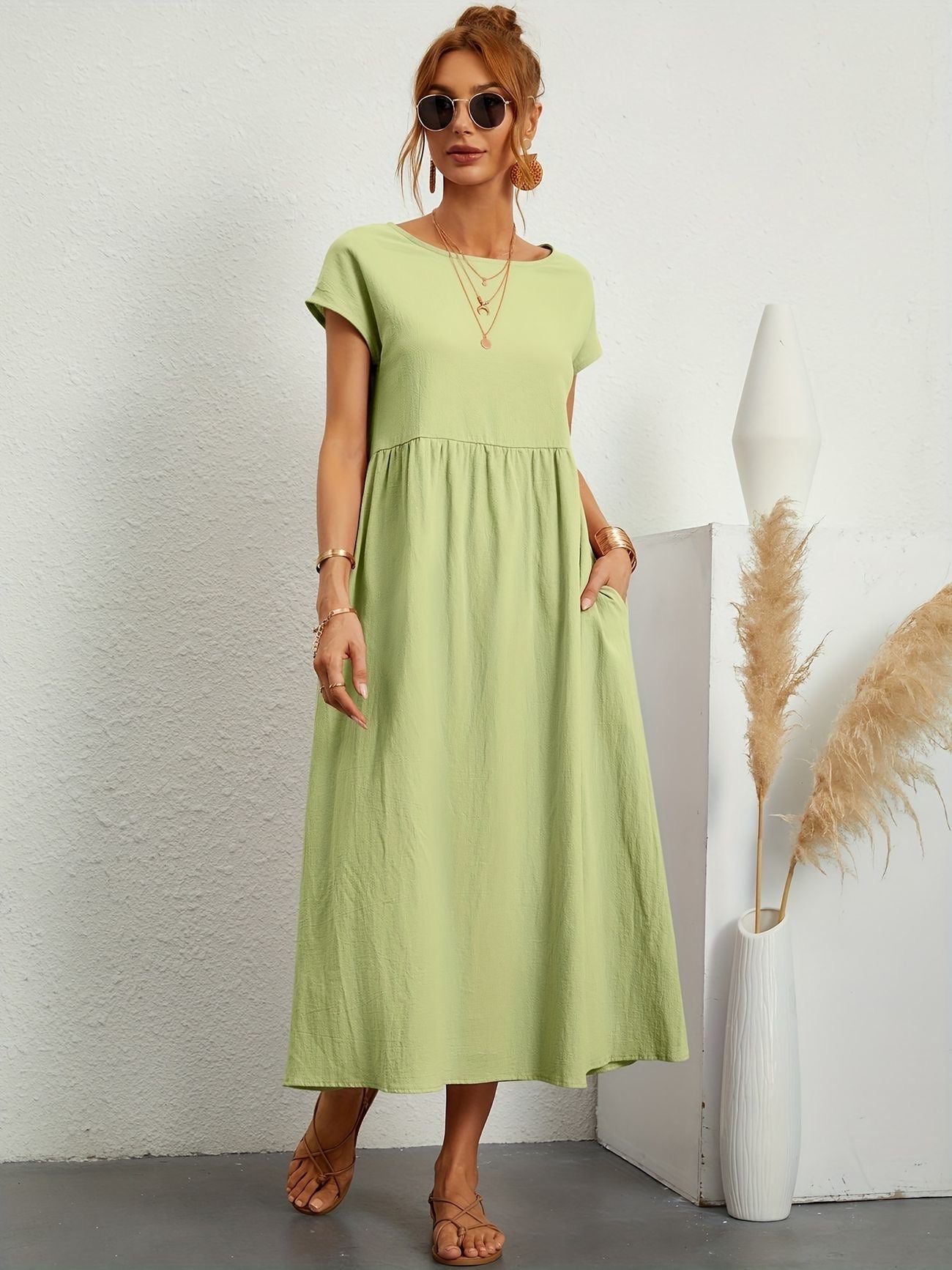 Women's short-sleeve dress with V-neckline