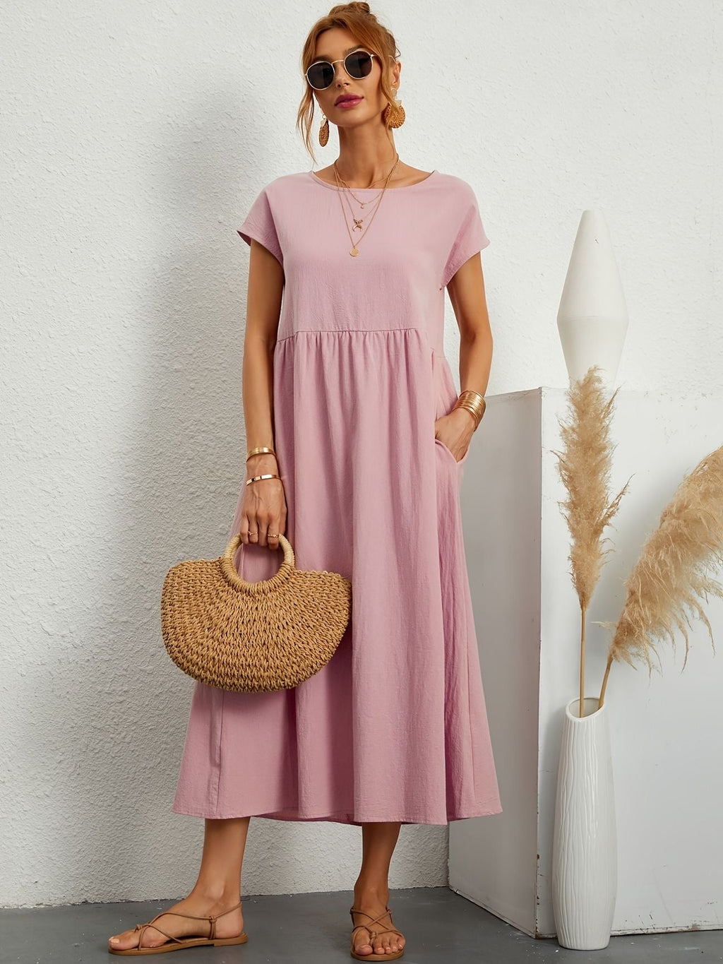 Women's short-sleeve dress with V-neckline