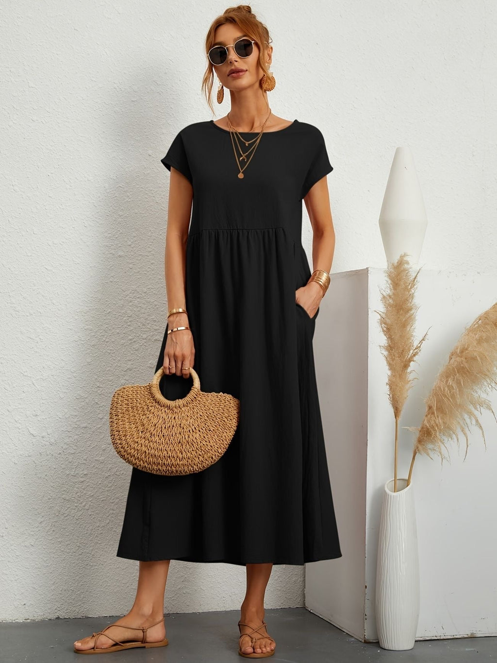 Women's short-sleeve dress with V-neckline