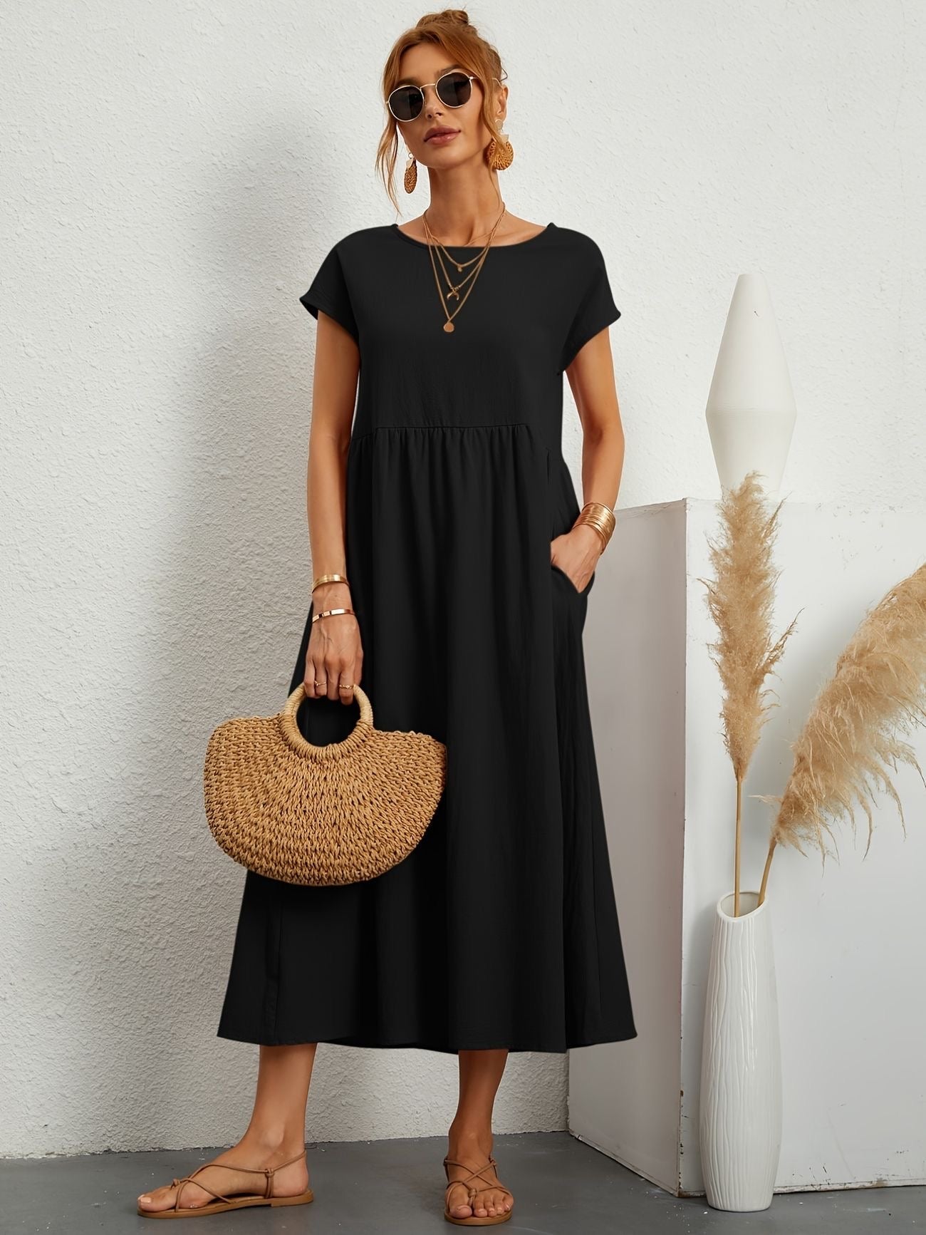 Women's short-sleeve dress with V-neckline