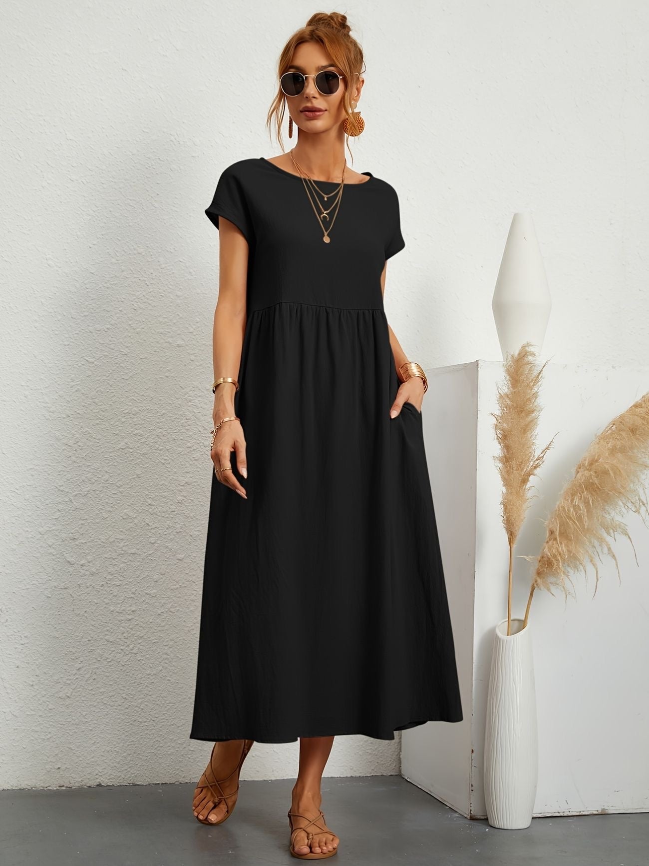 Women's short-sleeve dress with V-neckline