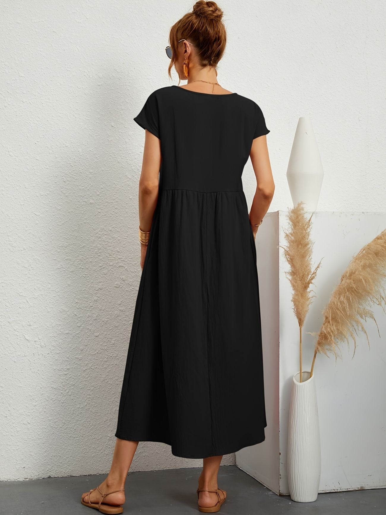 Women's short-sleeve dress with V-neckline