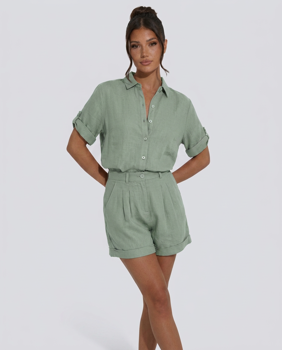 Women's short jumpsuit with button-front fastening