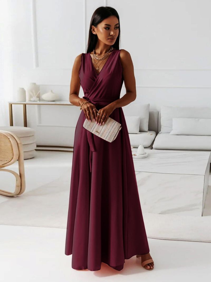Women's cocktail dress with V-neckline