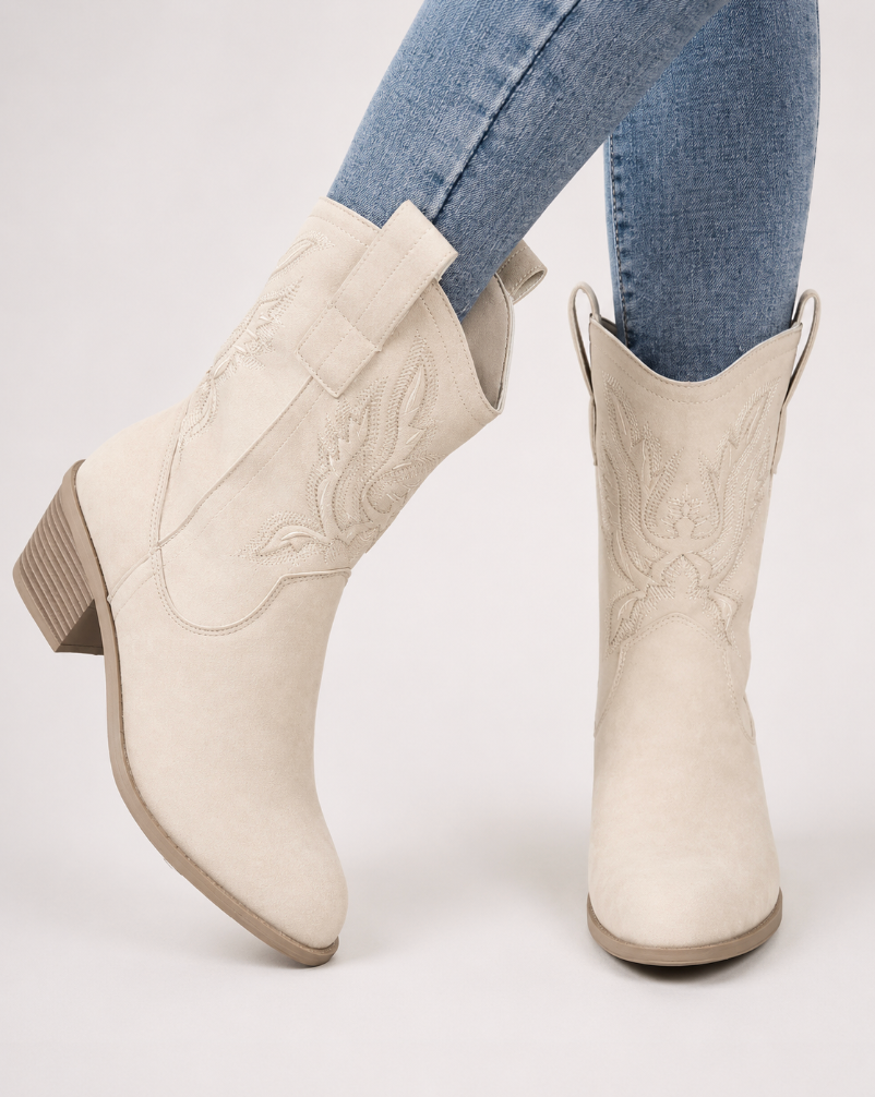 Women's cowboy boots with pointed toe