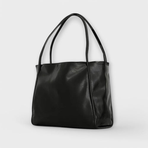 Women's handbag with top handle and structured body