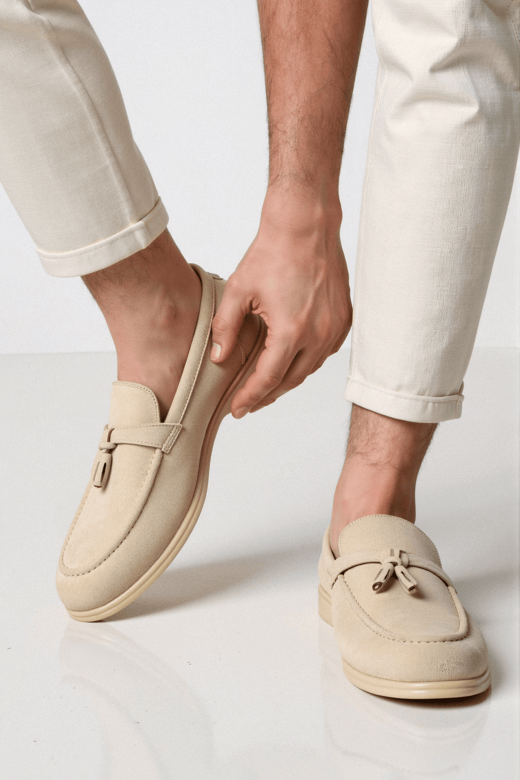 Men's loafers with velvet upper and round toe