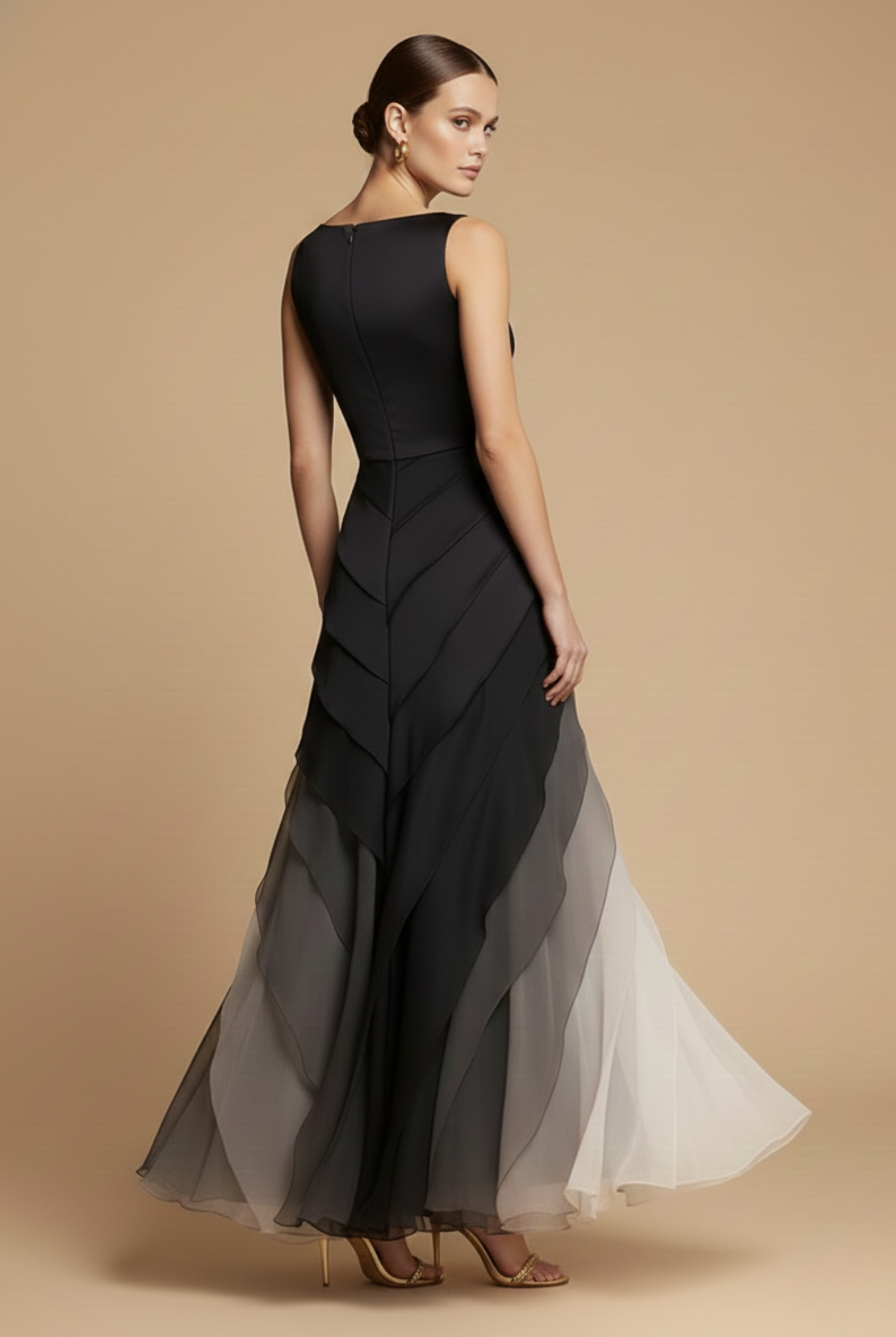Women's maxi dress with tiered skirt and ombre pattern