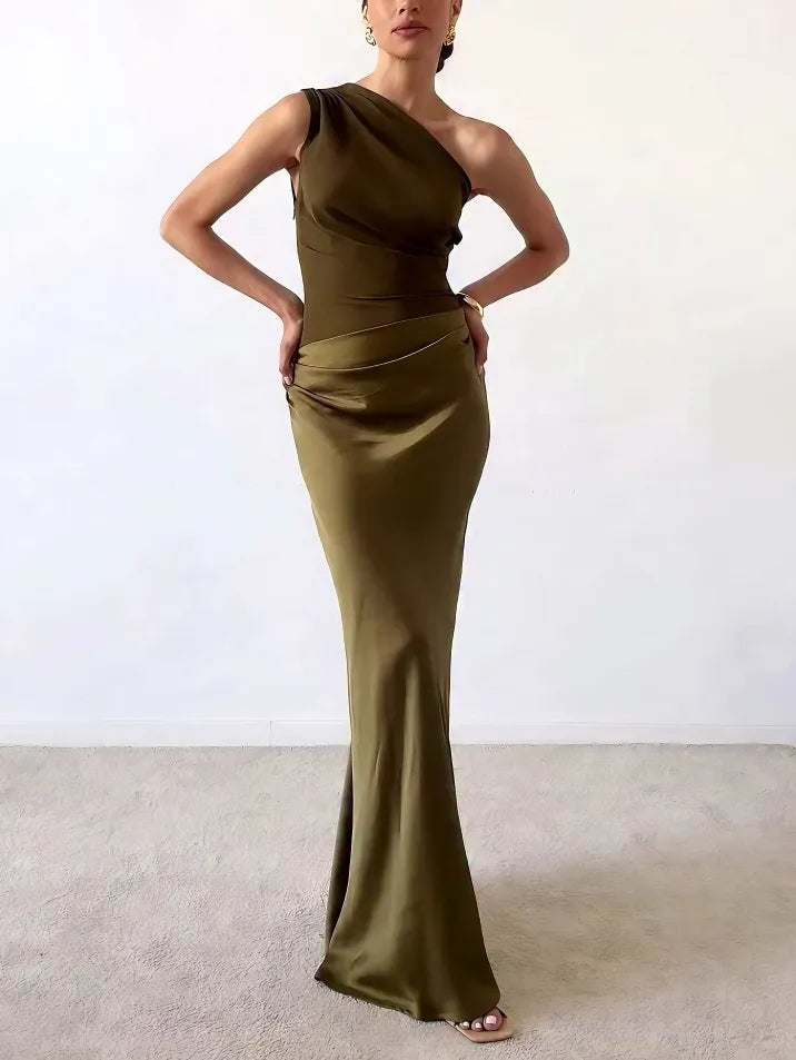 Women's one-shoulder maxi dress with pleated skirt