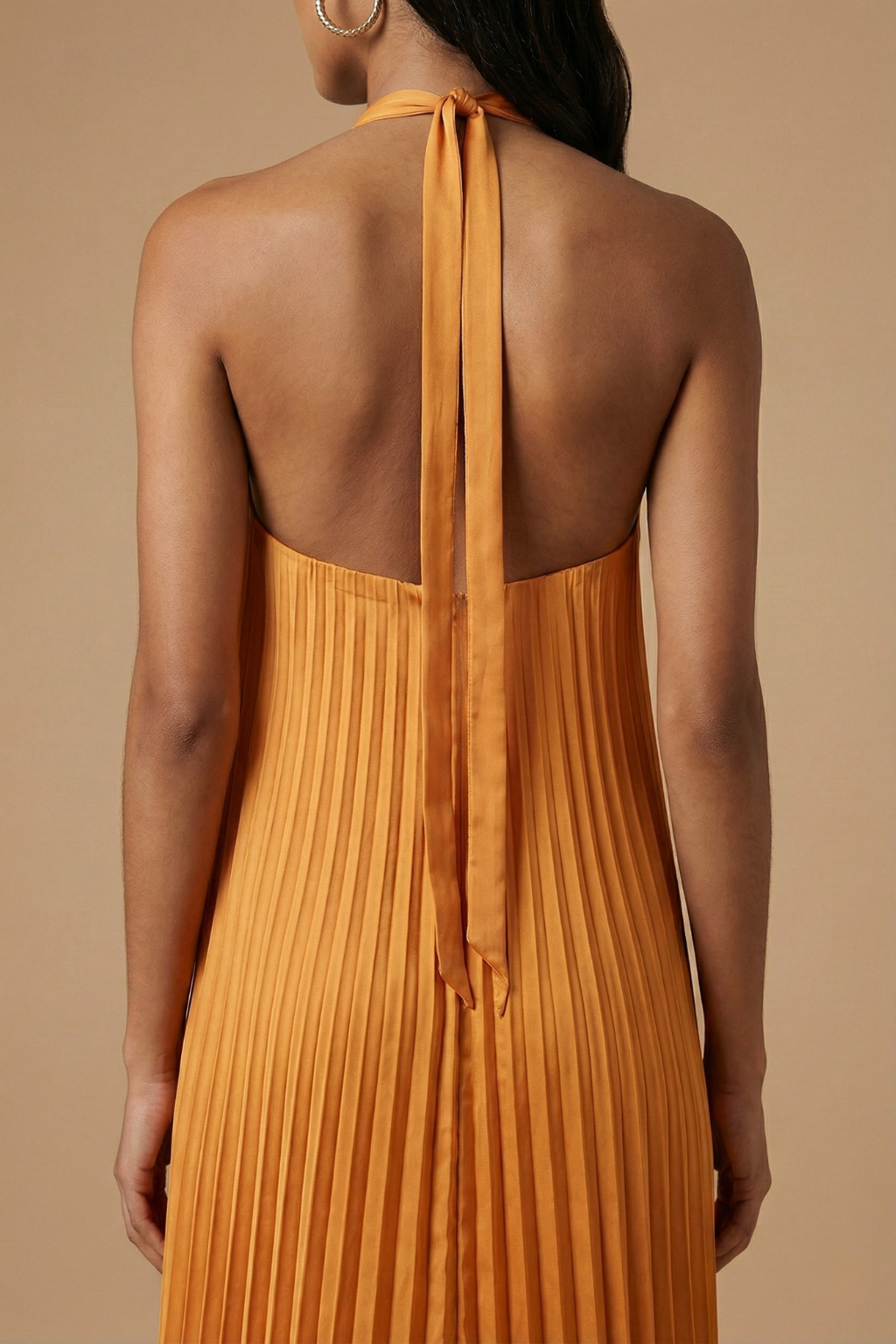 Women's open back halter neck pleated maxi dress with tie closure