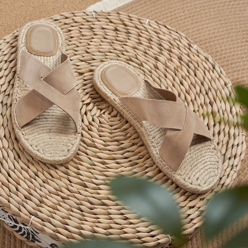 Men's open-toe sandals with jute trim