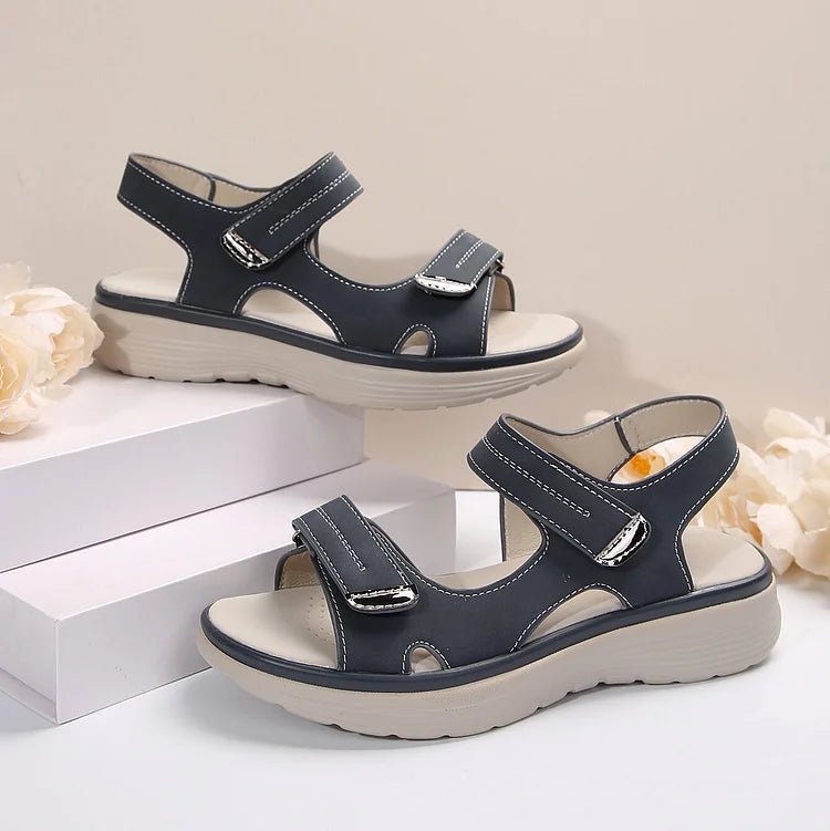 Women's platform sandals with Velcro fastening and open toe