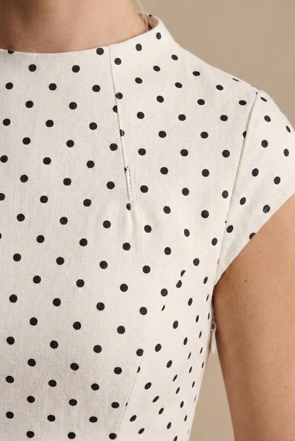 Women's polka dot maxi dress with high neck and cap sleeves