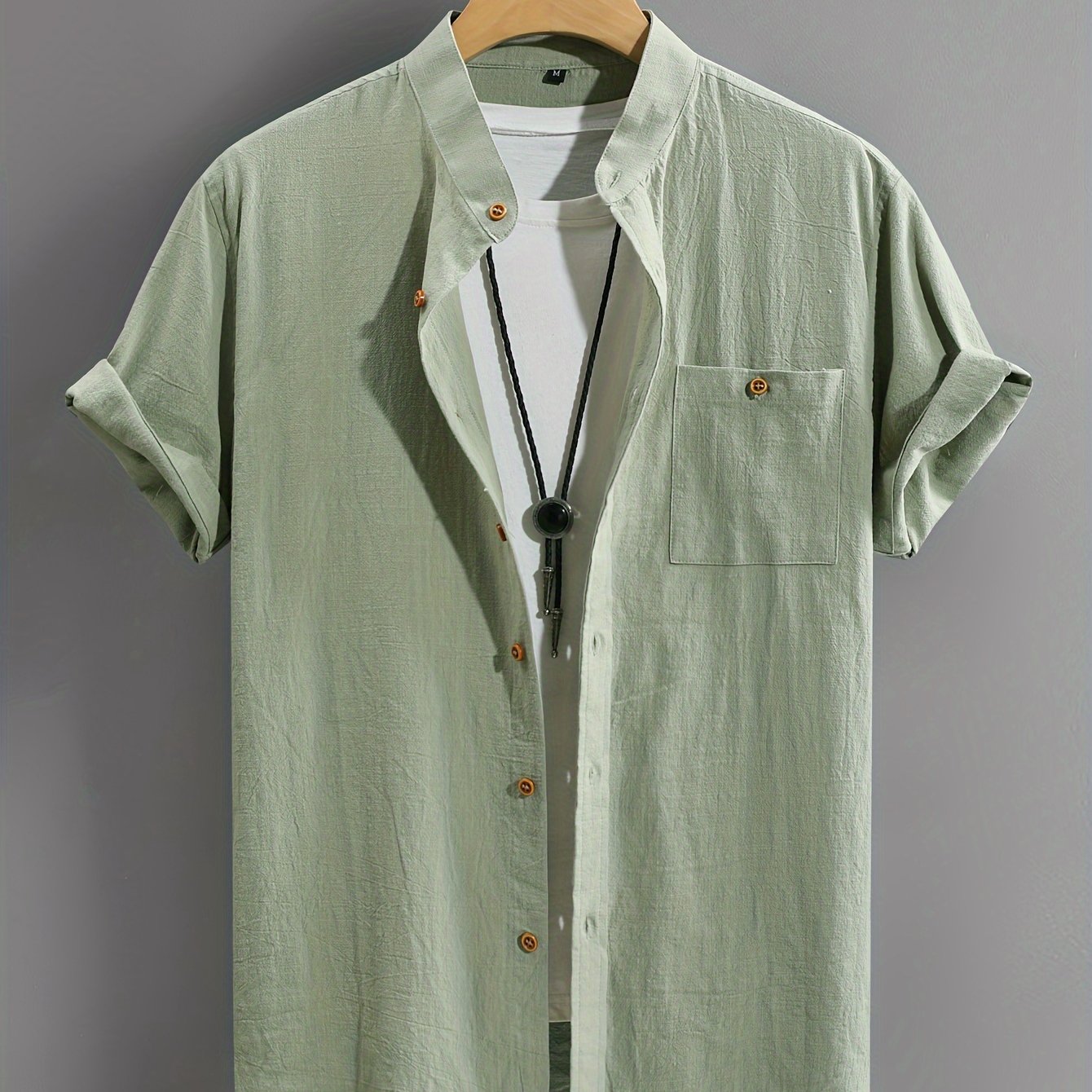 Men's short-sleeve button-up shirt