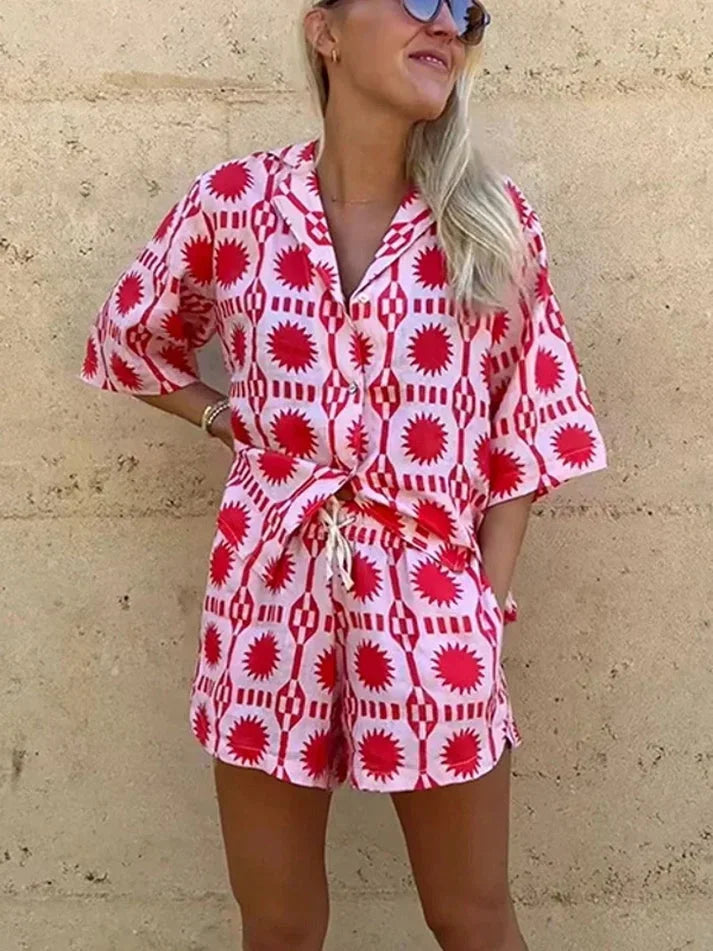 Women's short-sleeve shirt and shorts set