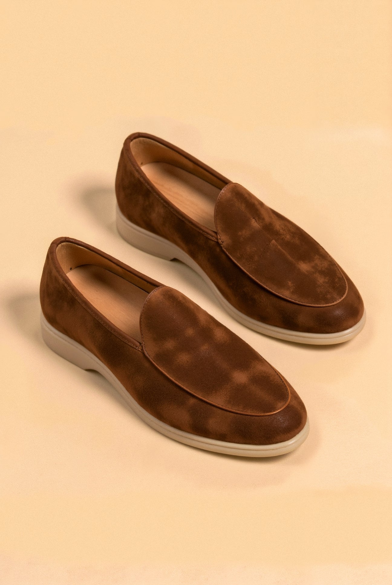 Men's slip-on loafers with low heel