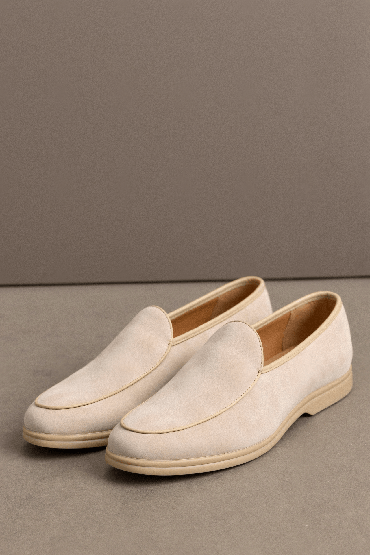 Men's slip-on loafers with low heel