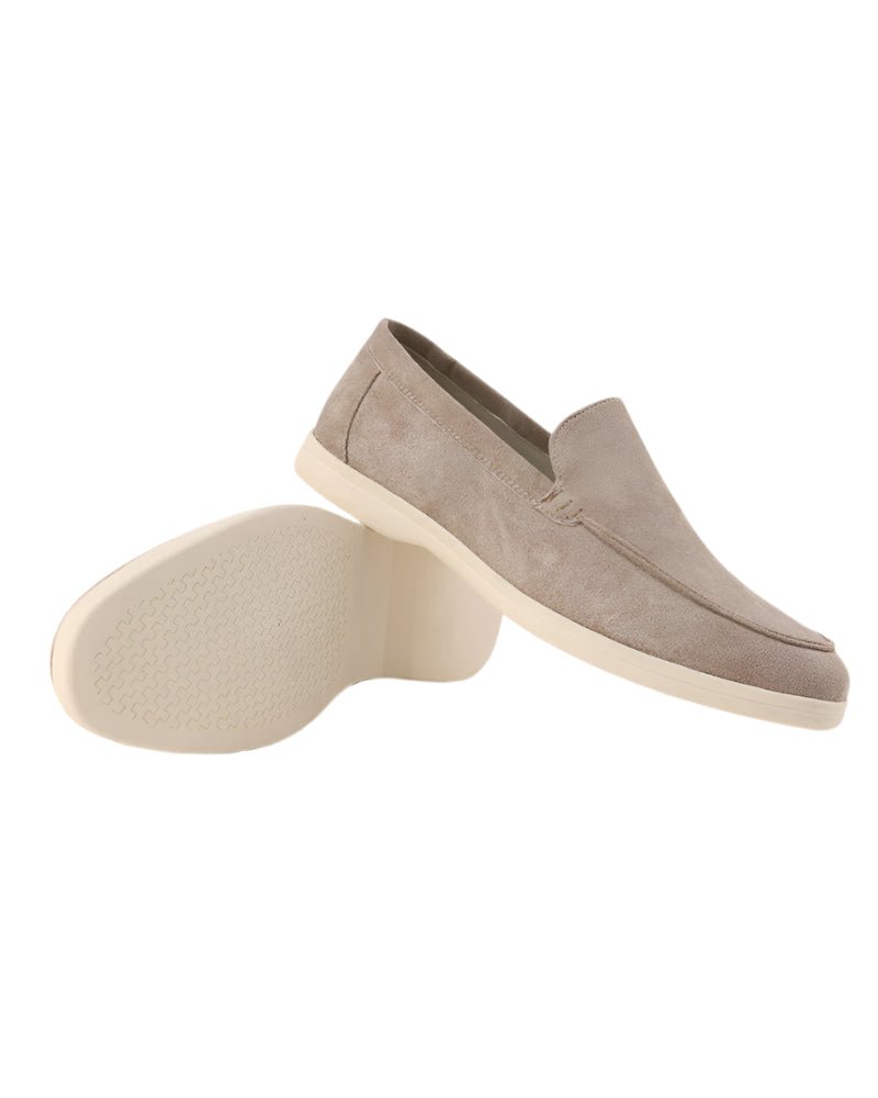 Men's slip-on loafers with penny strap detail
