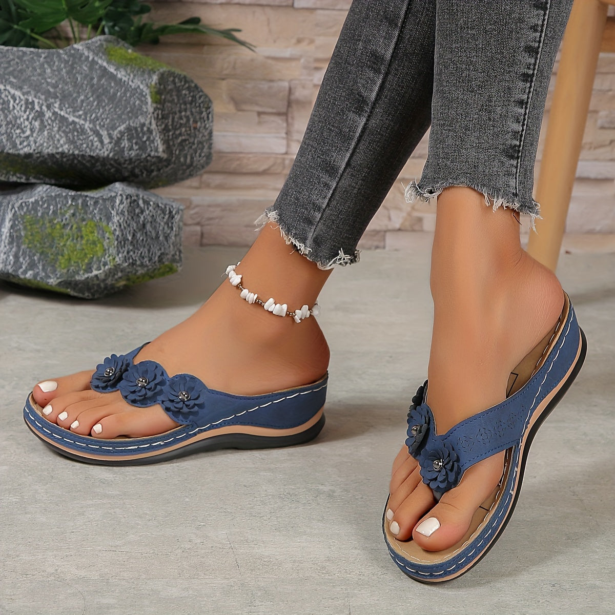 Women's slip-on sandals with contoured insole