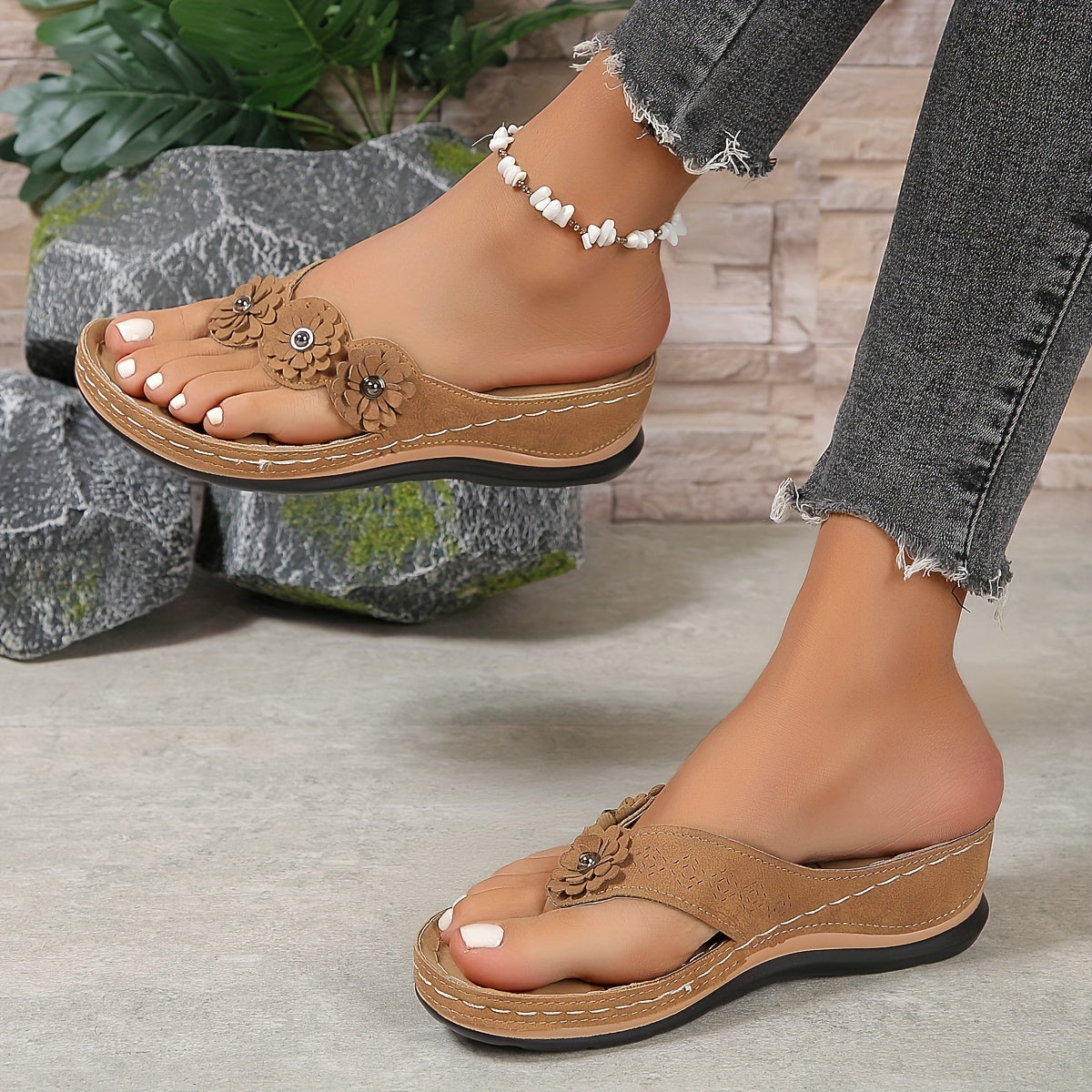 Women's slip-on sandals with contoured insole