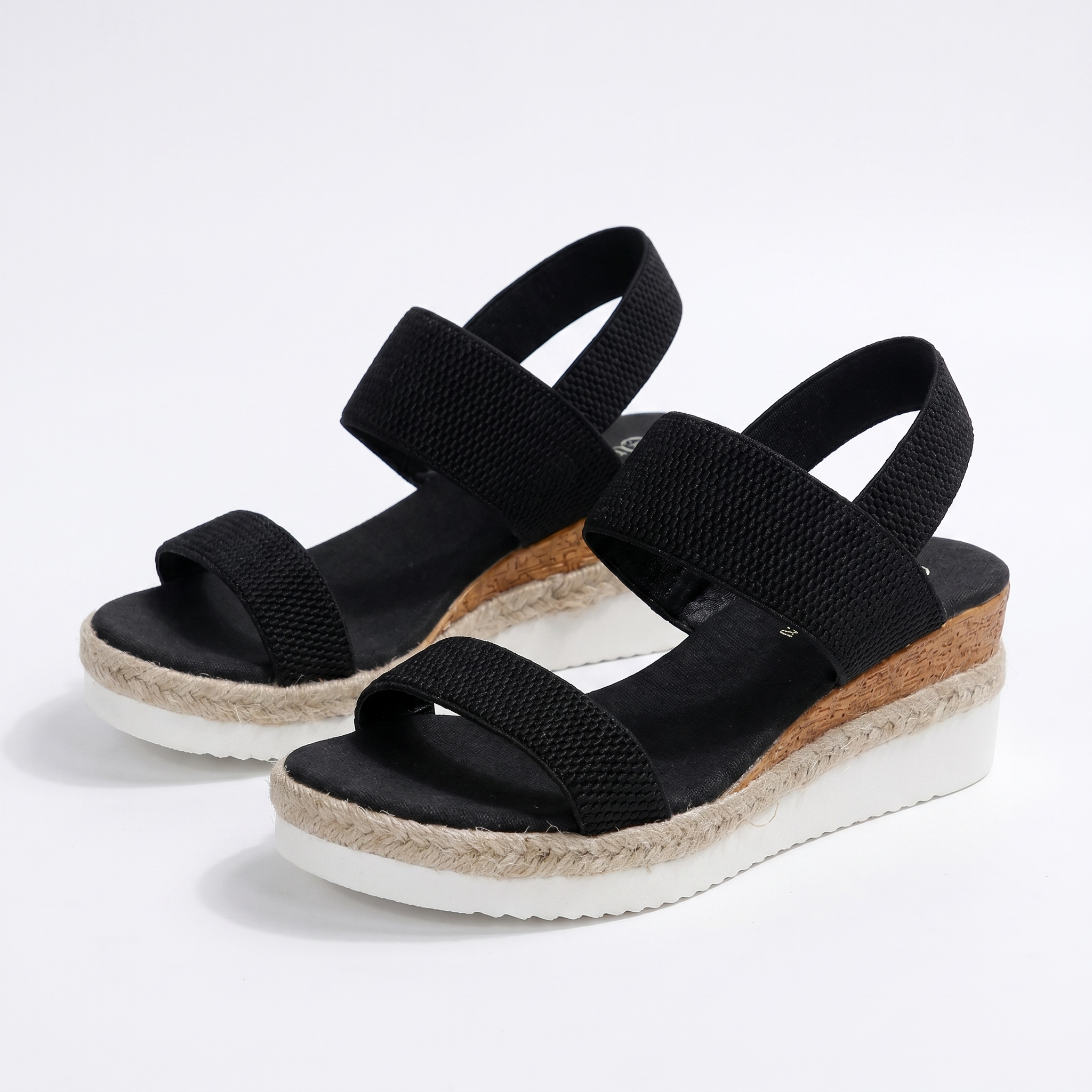 Women's slip-on sandals with cushioned insole and open toe